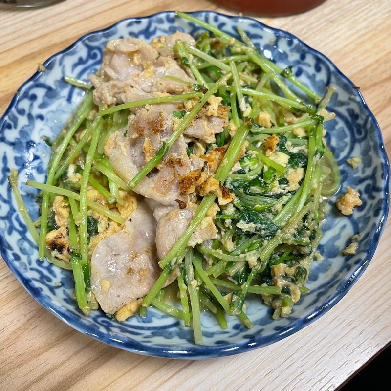 豆苗豚肉炒め(大衆酒場 酒呑んで飯食って蛙之介 溝の口店)