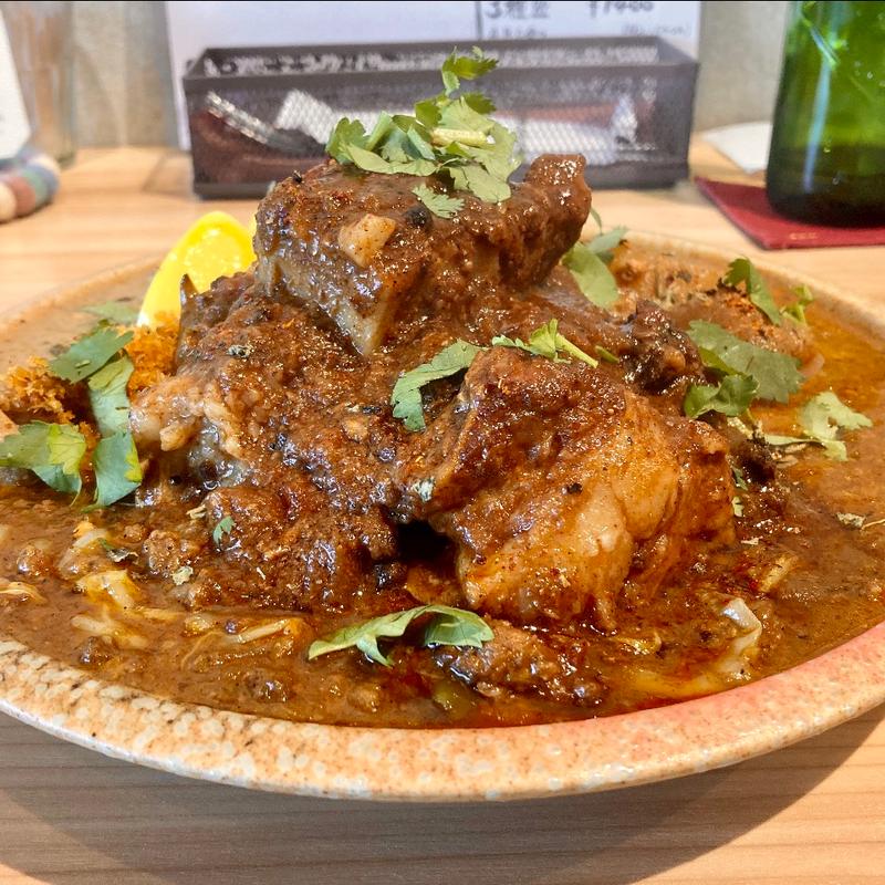 3種盛＋豚バラマサラ＋卵のピクルス(スパイスカレー あかつ亭)