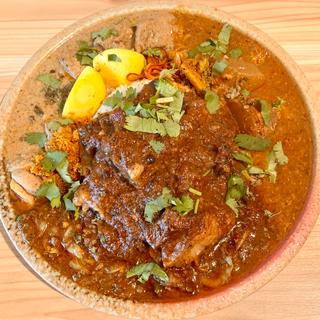 3種盛＋豚バラマサラ＋卵のピクルス(スパイスカレー あかつ亭)