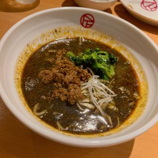 黒胡麻坦々麺ハーフ(酒肴麺飯 アテニヨル 天神店)