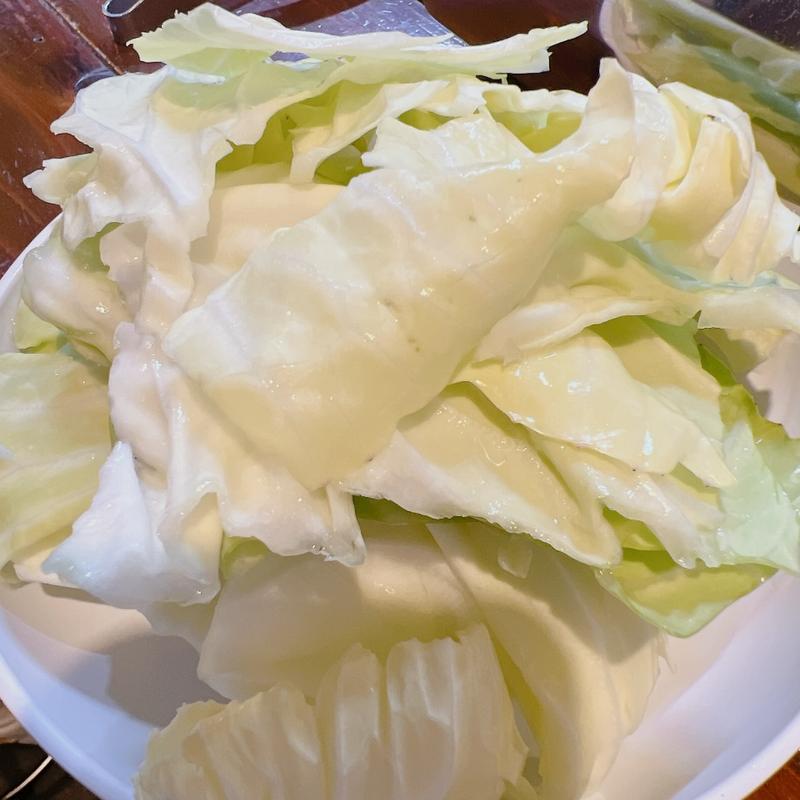 お通しキャベツ(松阪鶏焼き肉 ラヂオ食堂)