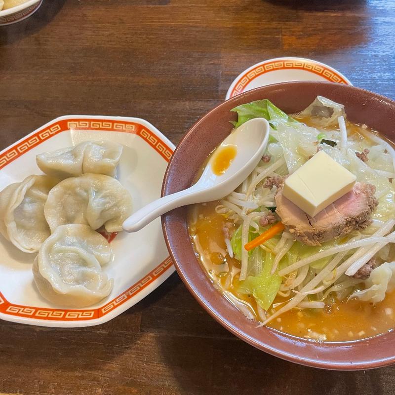 味噌バターラーメン、水餃子(酔亭)