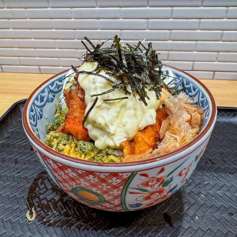 たっぷりタルタル唐揚げぶっかけそば(なぜ蕎麦にラー油を入れるのか。秋葉原2号店)