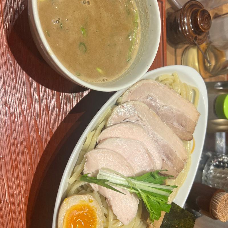 鶏白湯魚介つけ麺(麺・ヒキュウ)