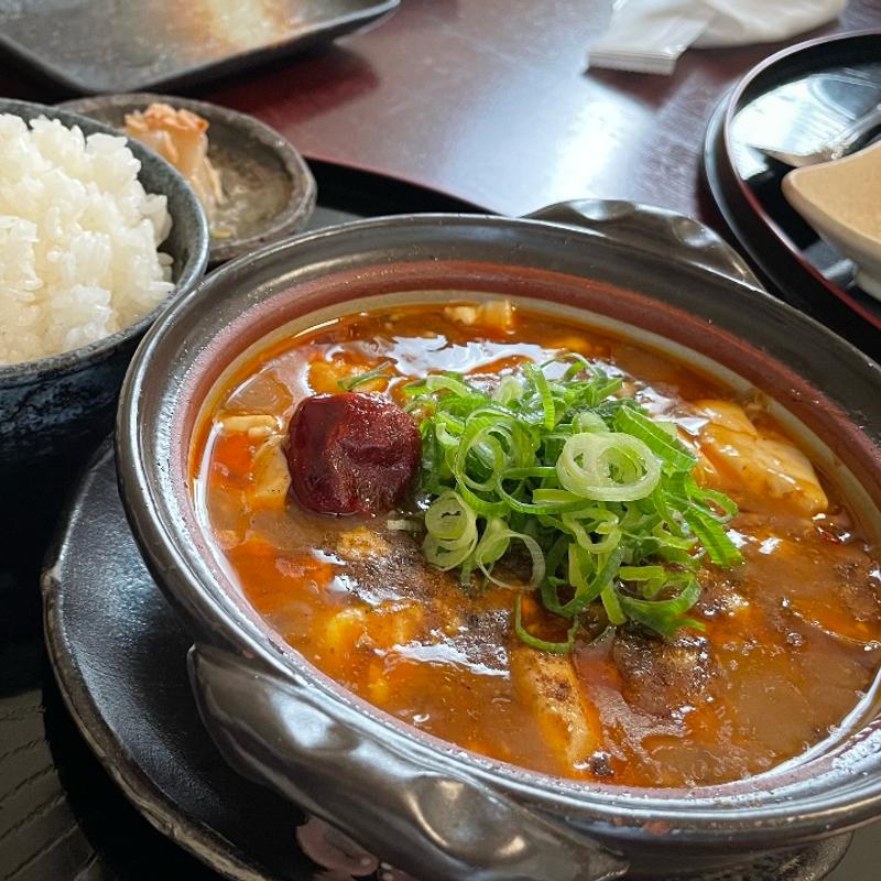牡蠣と豆腐の四川風土鍋仕立て(旬彩中華工房)
