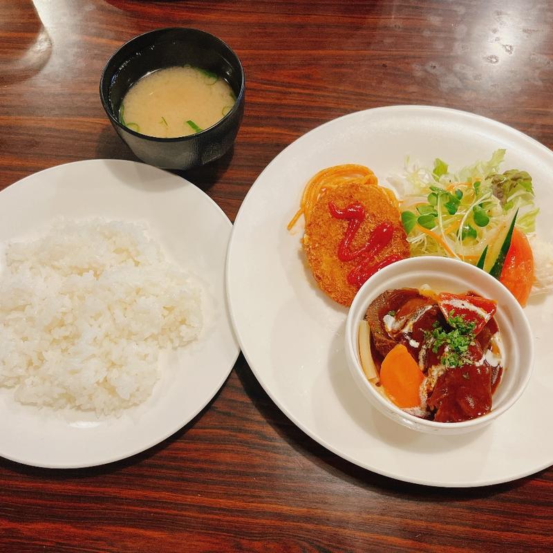 (レストラン ジュラ )