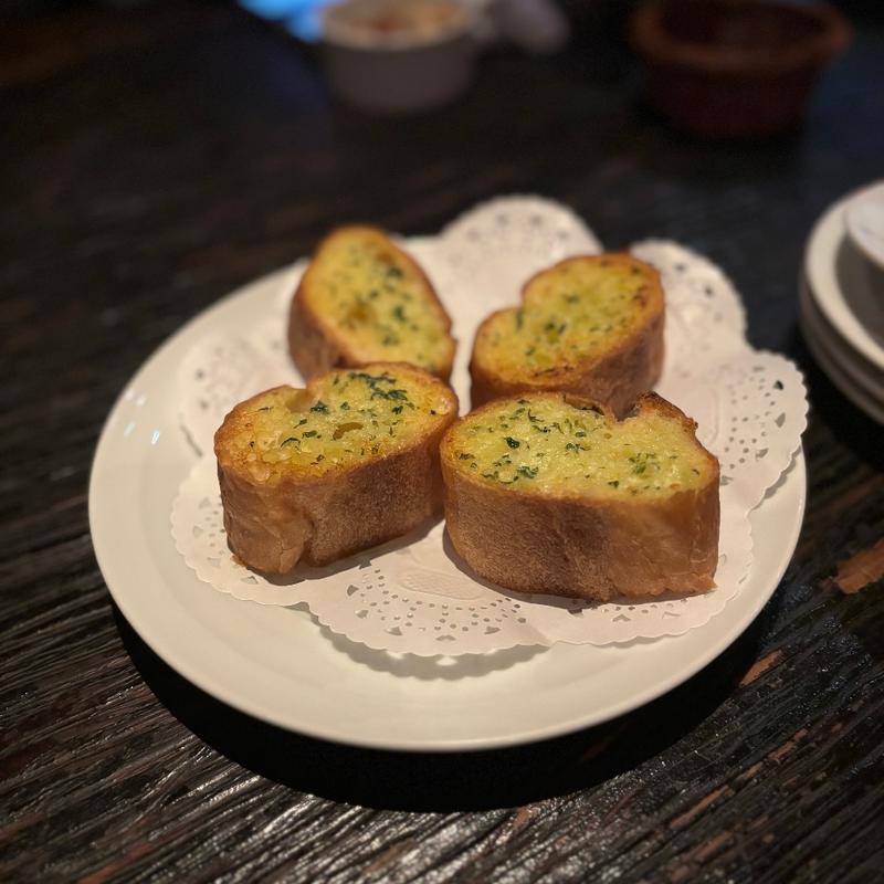 ガーリックトースト(THE BAR ONE &ONLY)