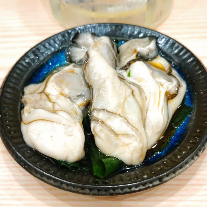 牡蠣刺身(貝・海苔巻き 野毛しらはら)