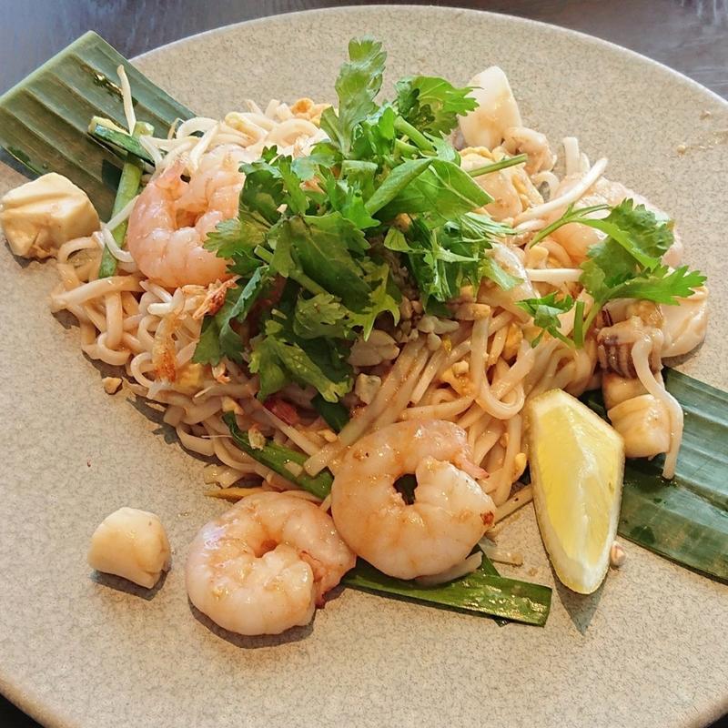 タイ焼きそば パッタイ(BETELNUT THAI VIETNAMESE DIMSUM)