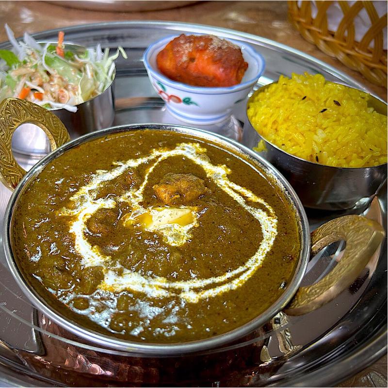 スペシャルセット(サグチキンカレー)(ネパール料理 Newa)