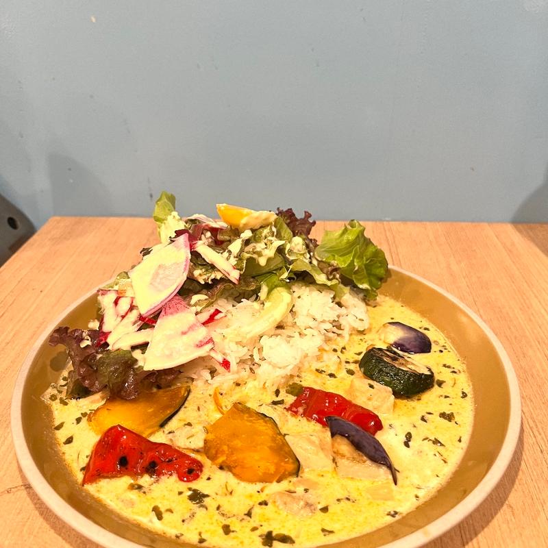 魚介のイエローマスタードクリームカレー(地球屋)