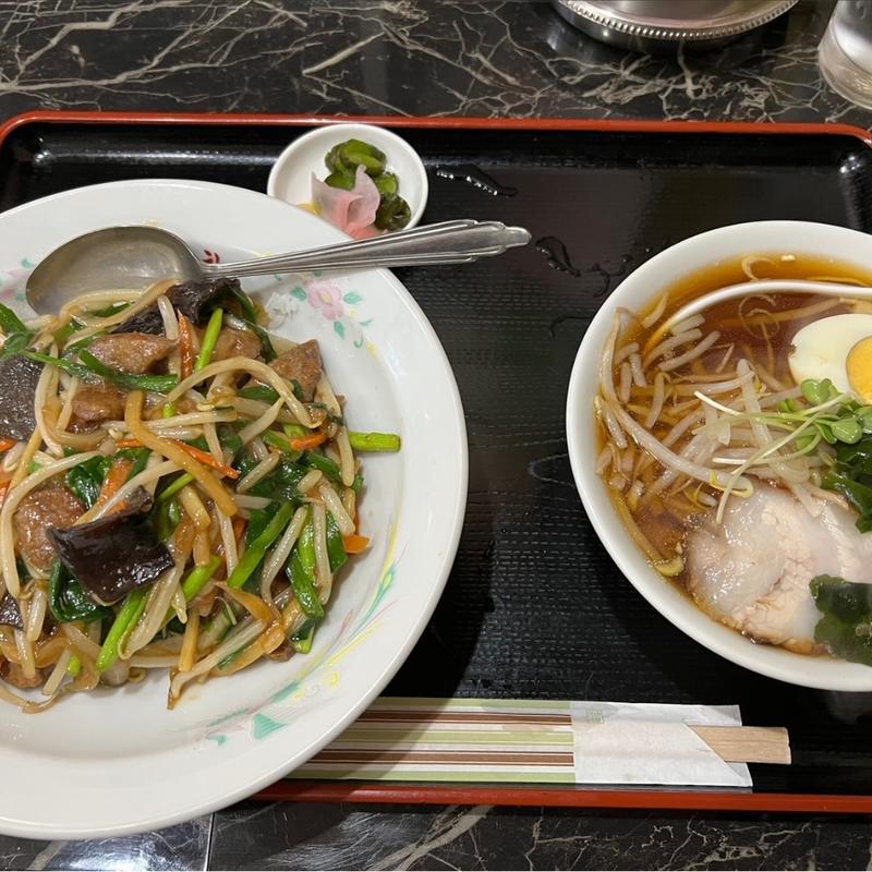 レバニラ丼　半ラーメン(周礼)