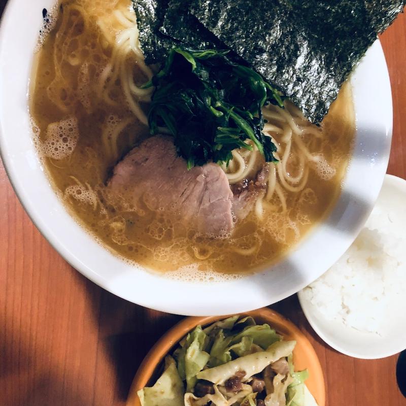 大盛りラーメンとキャベチャー(蔵人家 )