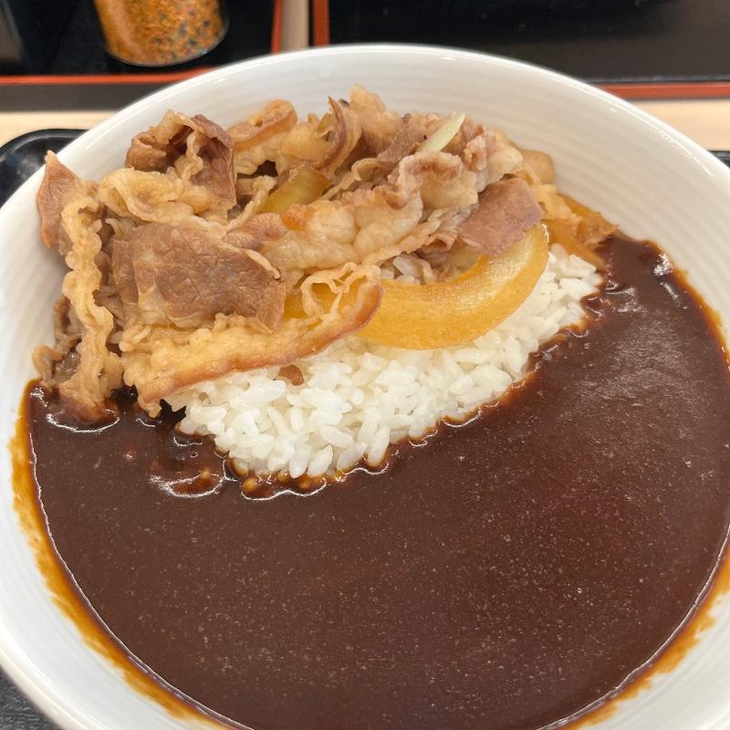肉だく牛黒カレー(吉野家 西新宿８丁目店)