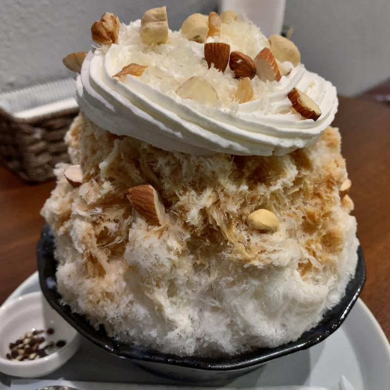 塩キャラメルミックスナッツ(フレンチかき氷専門店「グラスラパン」)