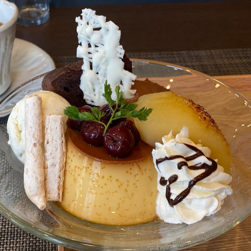 季節のプリン・ア・ラ・モード　〜りんごのコンポート　キャラメリゼ〜(CHOCOLATERIE SANDGLASS （ショコラトリーサンドグラス）)