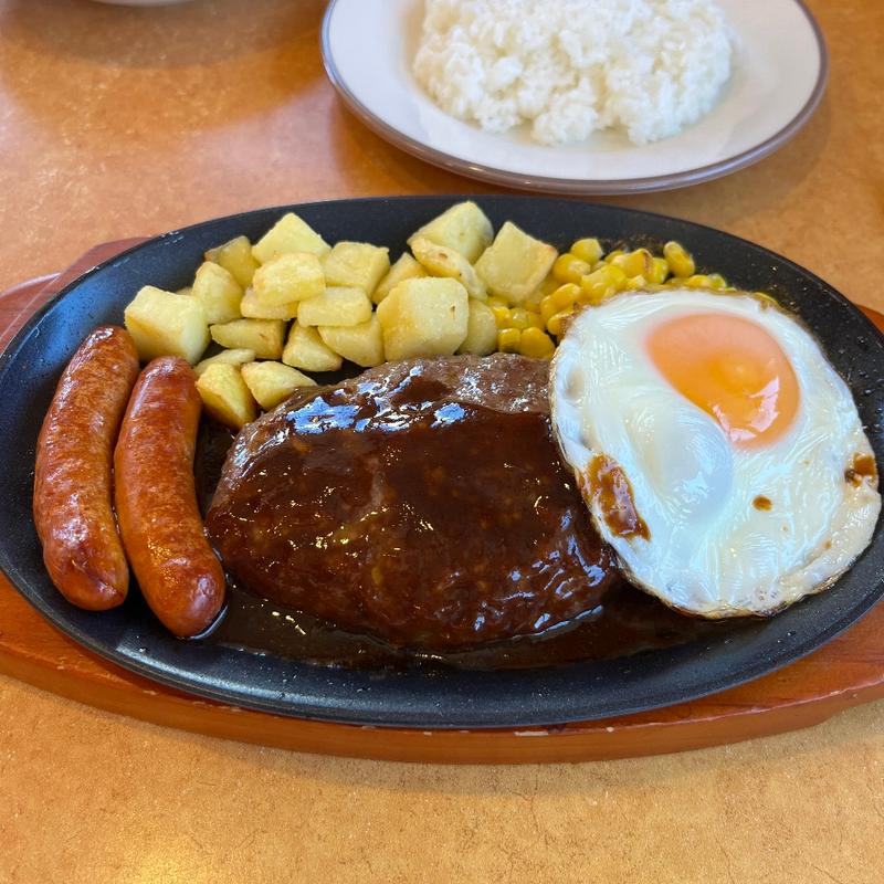 チョリソーとハンバーグの盛合せ(サイゼリヤ 日進竹の山店)