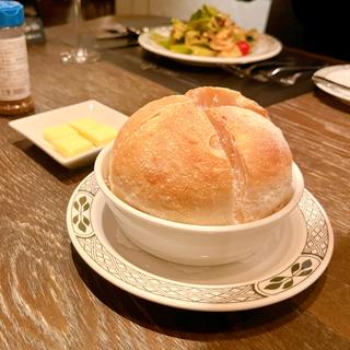 自家製パンとバター(ロウリーズ・ザ・プライムリブ 東京 恵比寿ガーデンプレイス  )