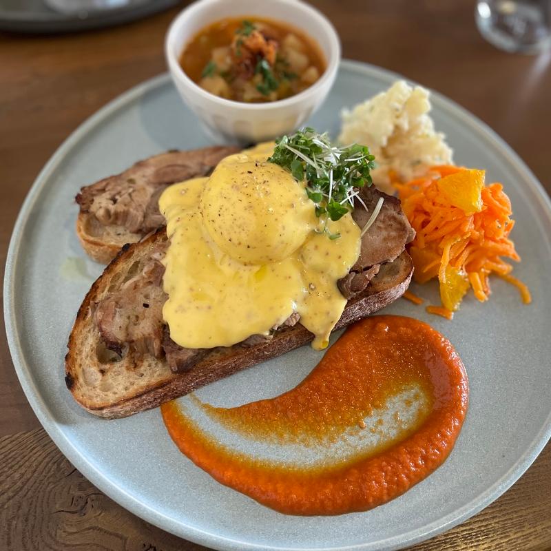 エッグベネディクト(Sunnyday coffee and breakfast)