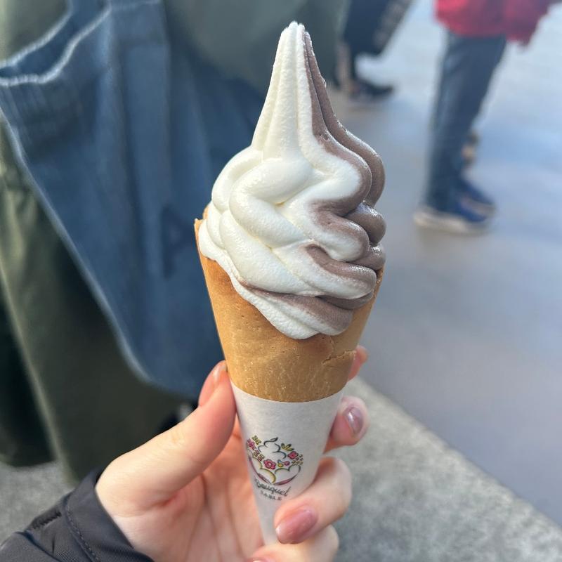 ミックスソフトクリーム(高尾山スミカ)