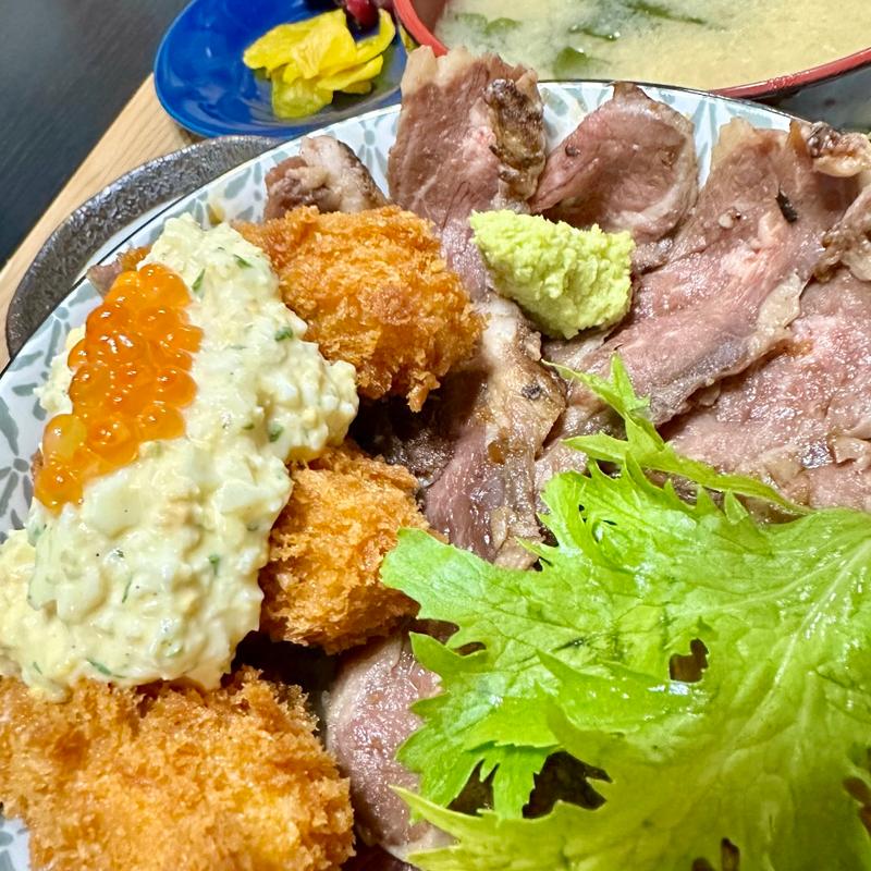 ハラミステーキにカキフライ特製タルタルいくら添え(旬味 志麻 )