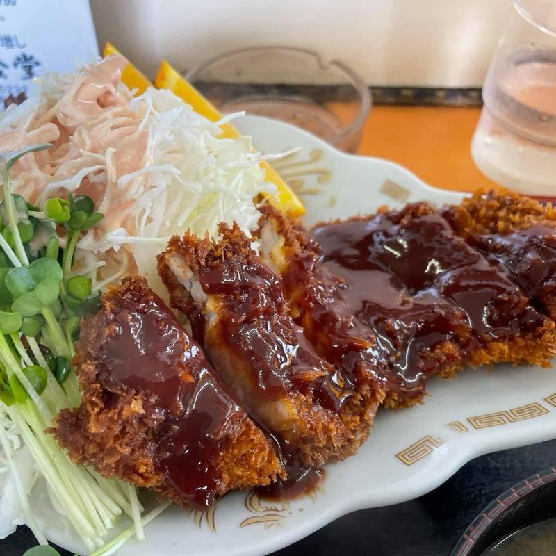 スタミナ豚カツ定食(美うら食堂)