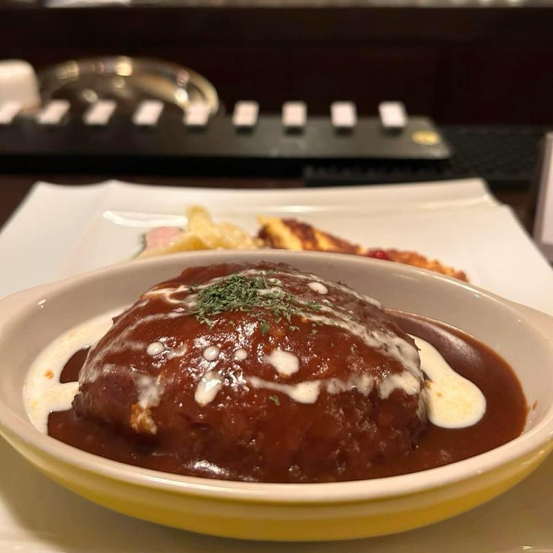 ハンバーグ(THE WIZ)