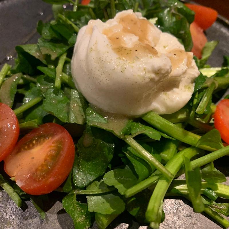 クレソンとブラータチーズのサラダ(ビストロ・シンバ （bistrosimba）)