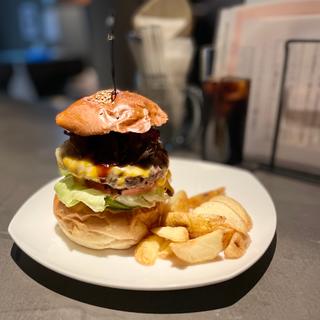 牛すじチーズバーガー(Brand New Burger)