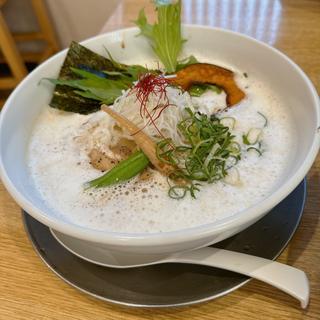 鶏豚だしらぁ麺(暁 製麺 （アカツキ セイメン）)