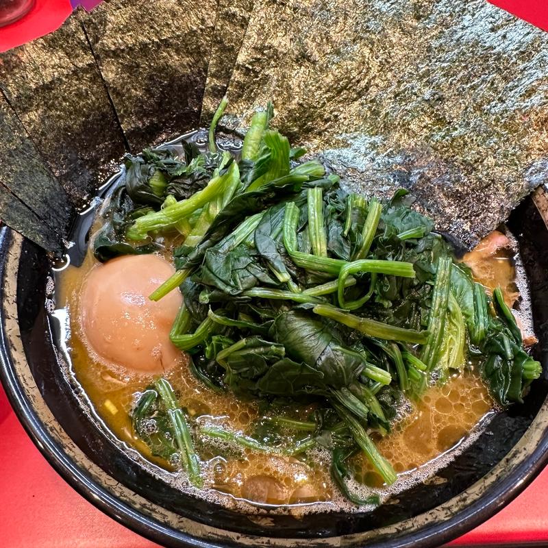 チャーシューメン＋味玉(家系総本山 吉村家)