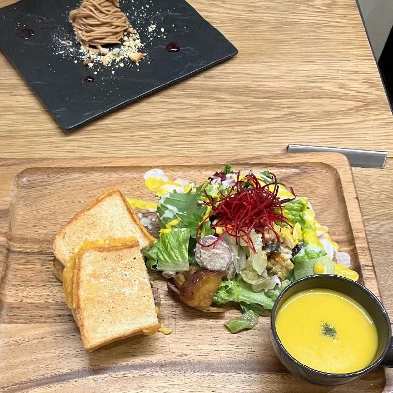 グリルビーフチーズサンド(B.S.CORE)