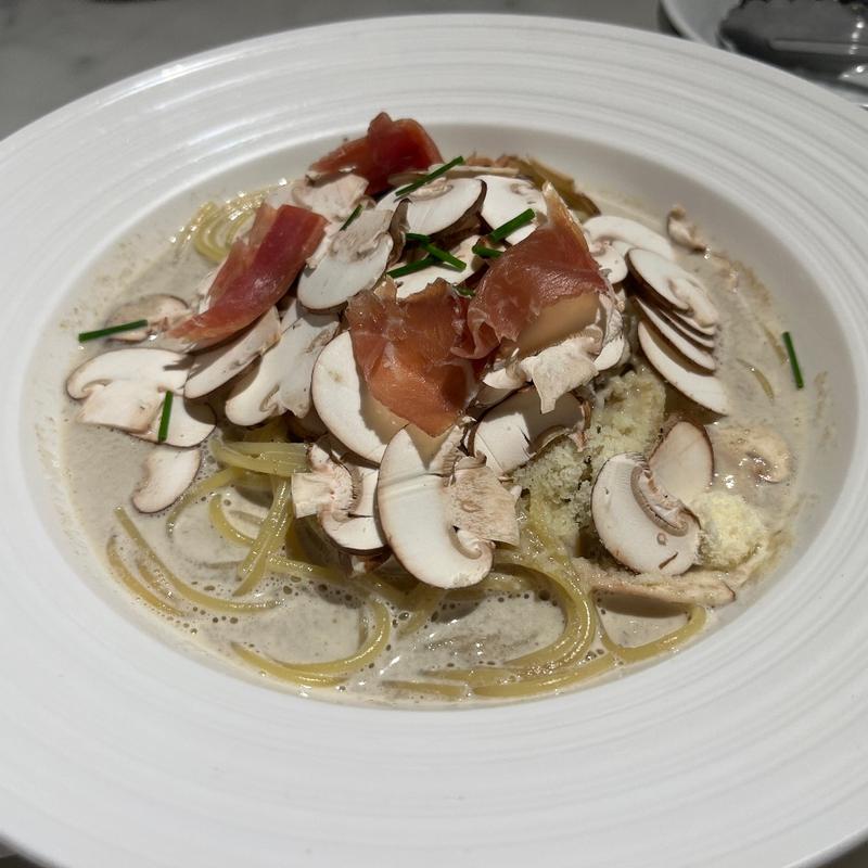 舟形マッシュルームと生ハムのクリームスパゲティ(アル・デンシャル丸の内 by アルケッチァーノ グランスタ東京)