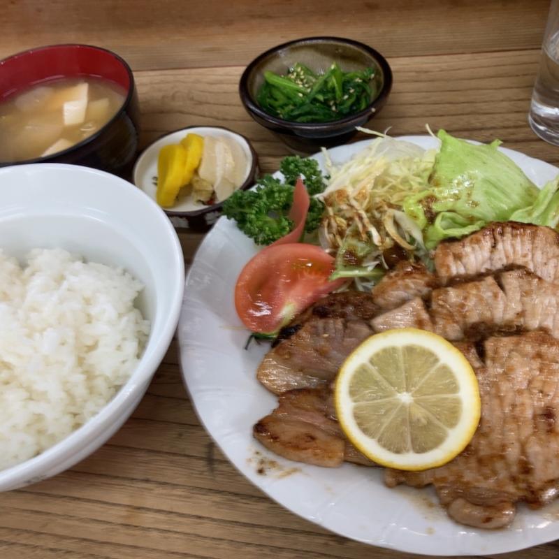 生姜焼き定食(よしみ食堂)