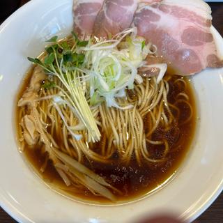 醤油らぁ麺(オカモトモノガタリ)
