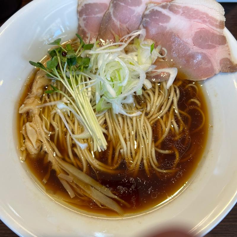 醤油らぁ麺(オカモトモノガタリ)