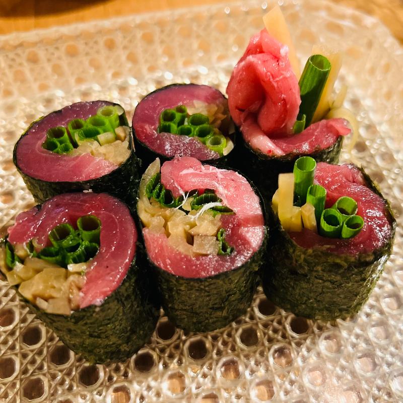 本鮪と沢庵の海苔巻(びゃく)