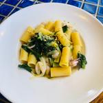 やりいかとほうれん草の生のりソースペンネ(Oggi)