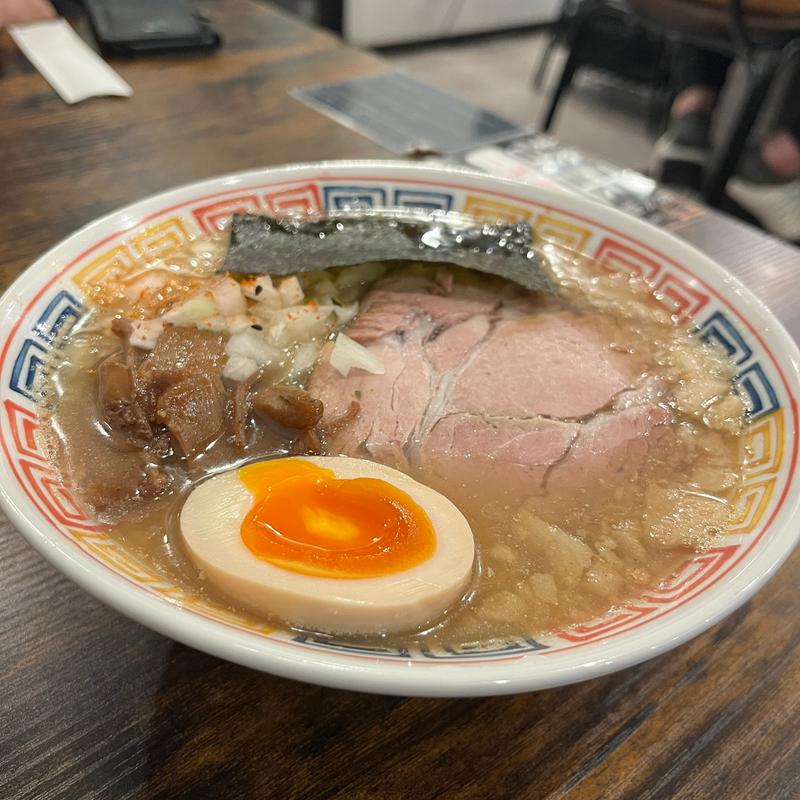 背脂ニボシソバ(麺乃はる)