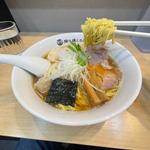 黒 ミックスワンタン 中華そば(麺や穂ころび)