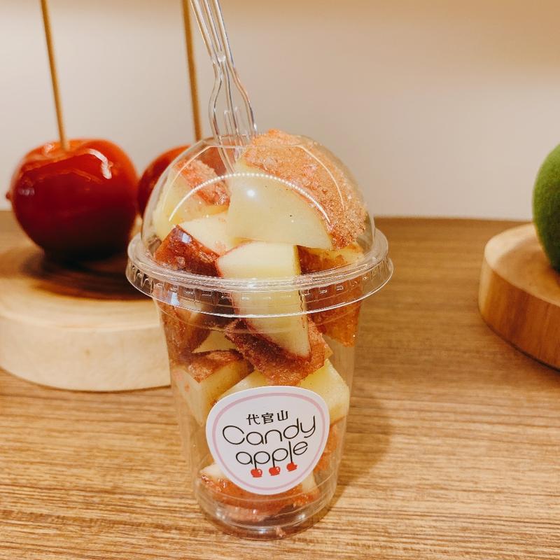 シナモンシュガー：テイクアウトカッティング(代官山Candy apple 浅草店 りんご飴専門店カフェ)