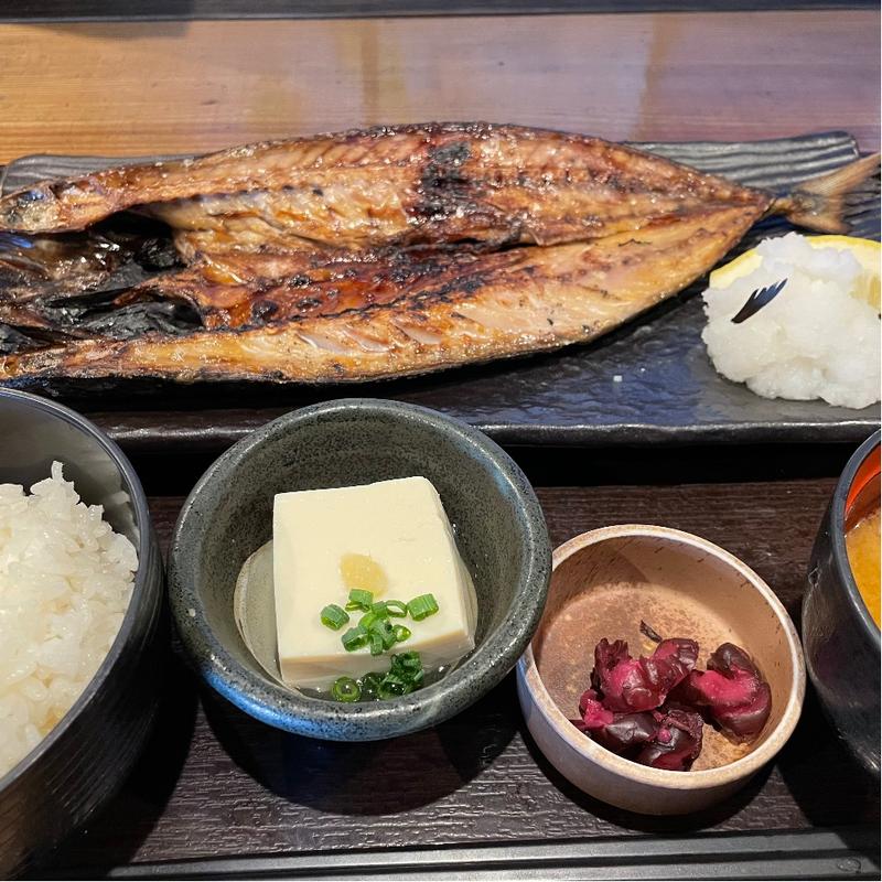 金華鯖の一夜干し定食　1匹(金市朗 市ヶ谷店 （キンイチロウ【旧店名】伊達藩いろり屋 二代目ごいち　GEMS市ヶ谷店）)