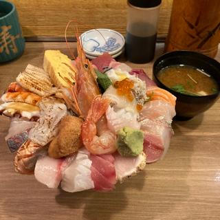 海鮮丼（上）(神東寿司)