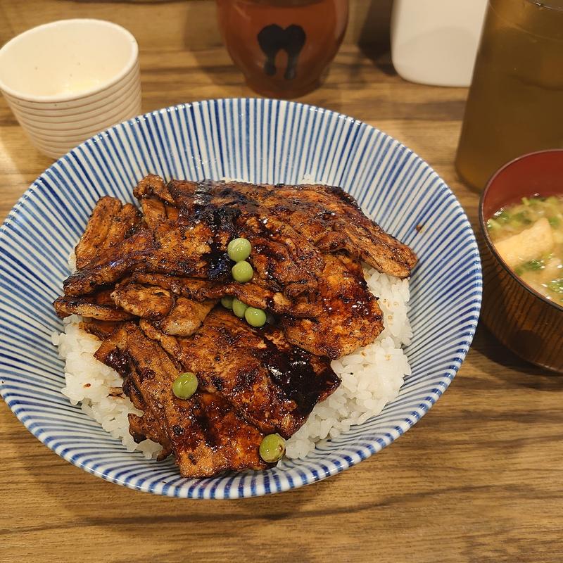 帯広豚丼　大盛り(豚や 西神田店)