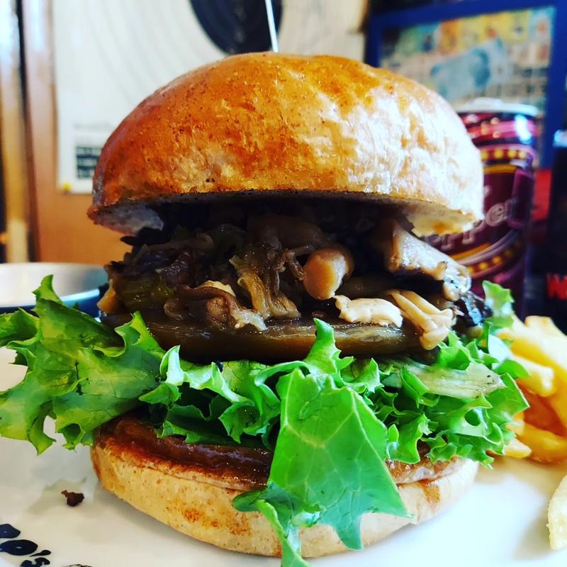 すき焼きバーガー生たまご付き(PEDRO'S BURGER)