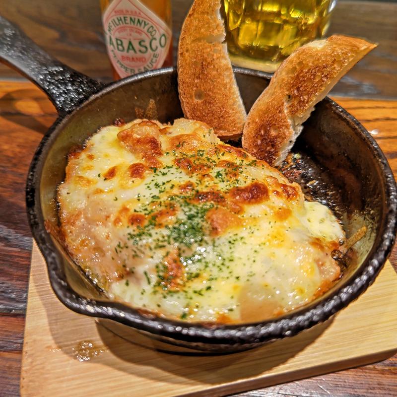 焼きポテトサラダ(野毛酒場 もじゅうろう)