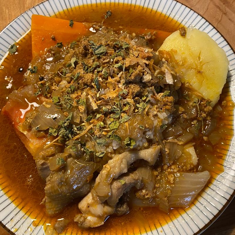 和出汁ぶっかけ鶏キーマと、蒸し野菜（おまかせ3種）(狛犬 hug me)