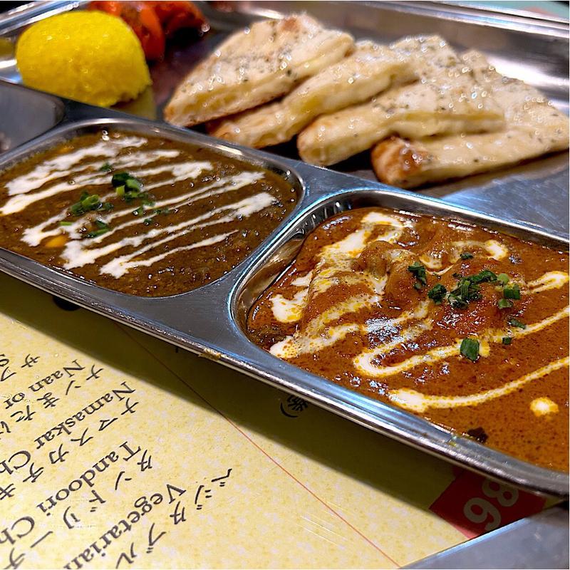チキンカレー＆ほうれん草ベースのキーマとコーンのカレー(ナマスカ 仙台南町通り店 （NAMASKAR）)