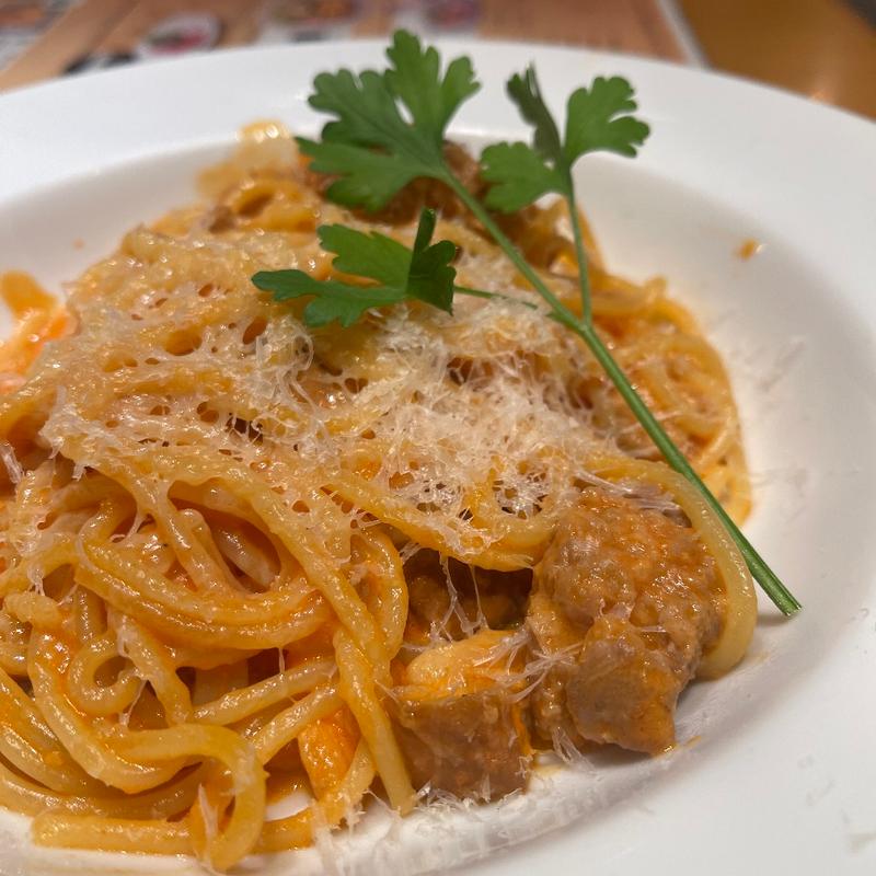 自家製ソーセージとポルチーニのトマトクリーム(ITALIAN QUATRO 京都駅前店 （イタリアン クアトロ）)