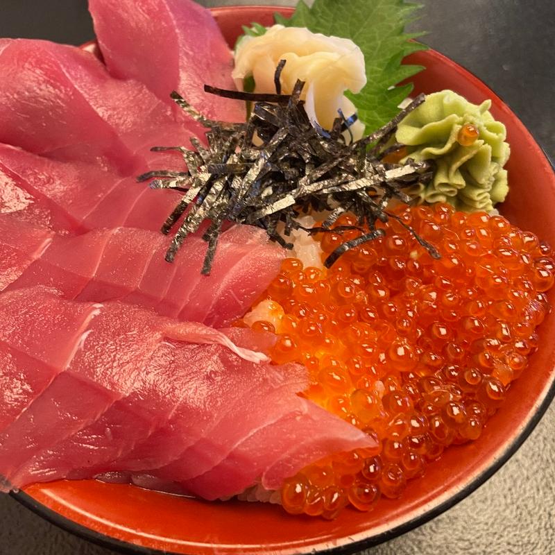 マグロいくら丼(埼玉漁港の海鮮食堂 そうま水産 川島本店)
